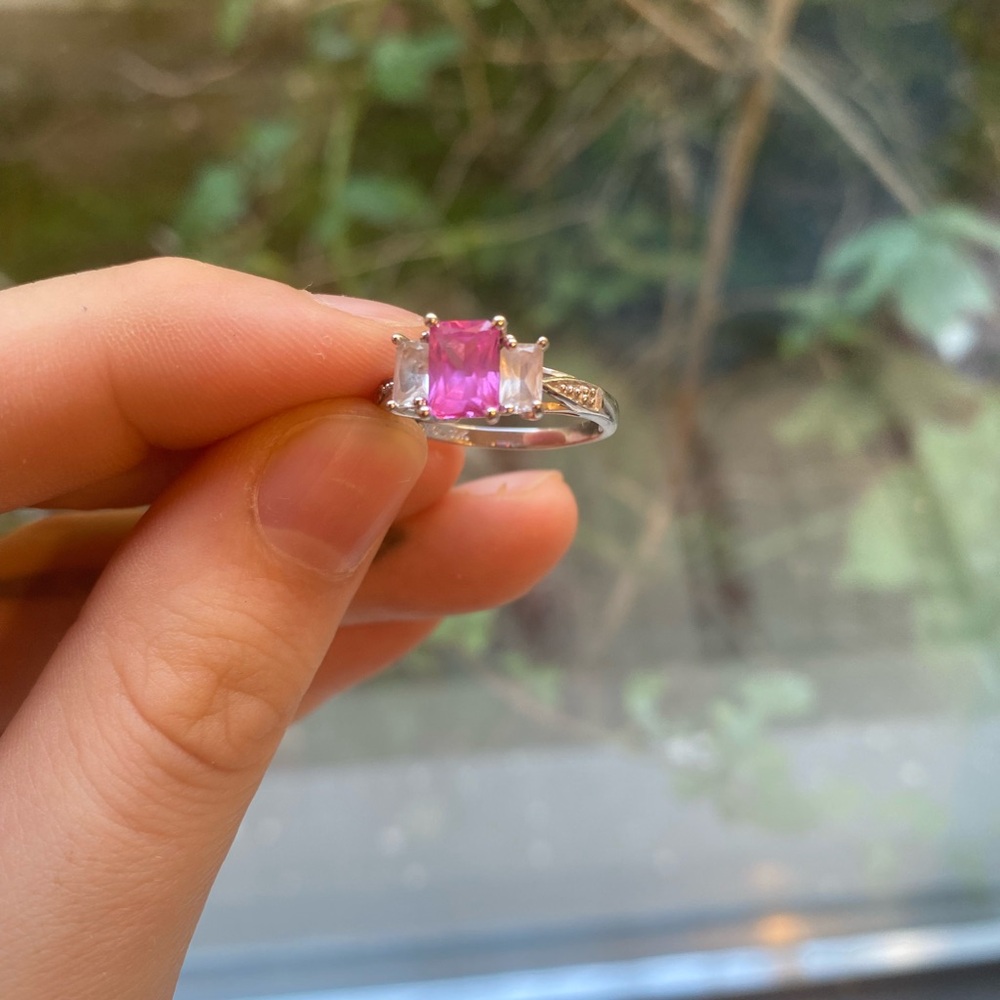 Pink 10k White Gold Sapphire Ring